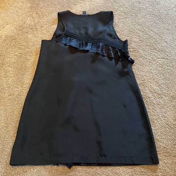 Banana Republic Whimigoth Silk Ruffle Shift Dress Black Size MP - Picture 10 of 11